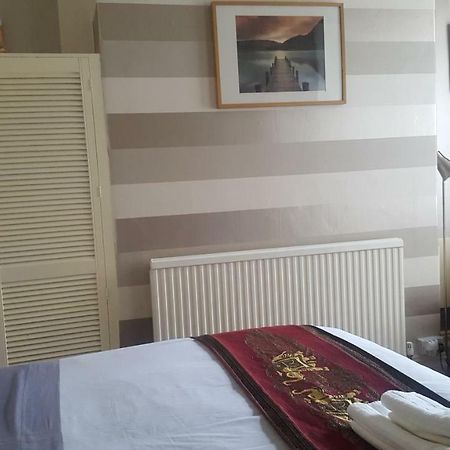 Earlsmere Guesthouse Kingston upon Hull ภายนอก รูปภาพ