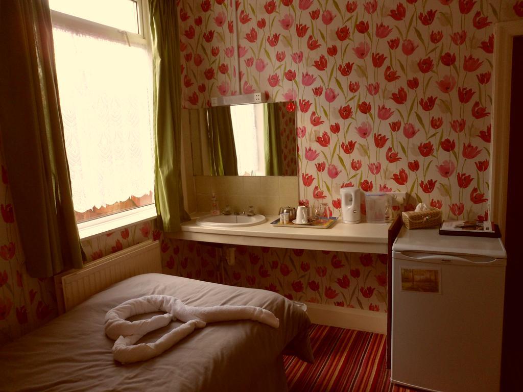 Earlsmere Guesthouse Kingston upon Hull ภายนอก รูปภาพ